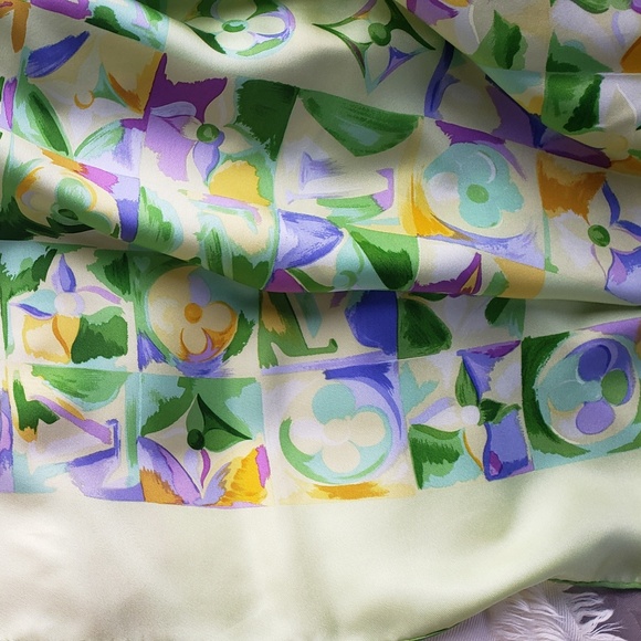 Louis Vuitton 100% Silk Scarf - Picture 3 of 5